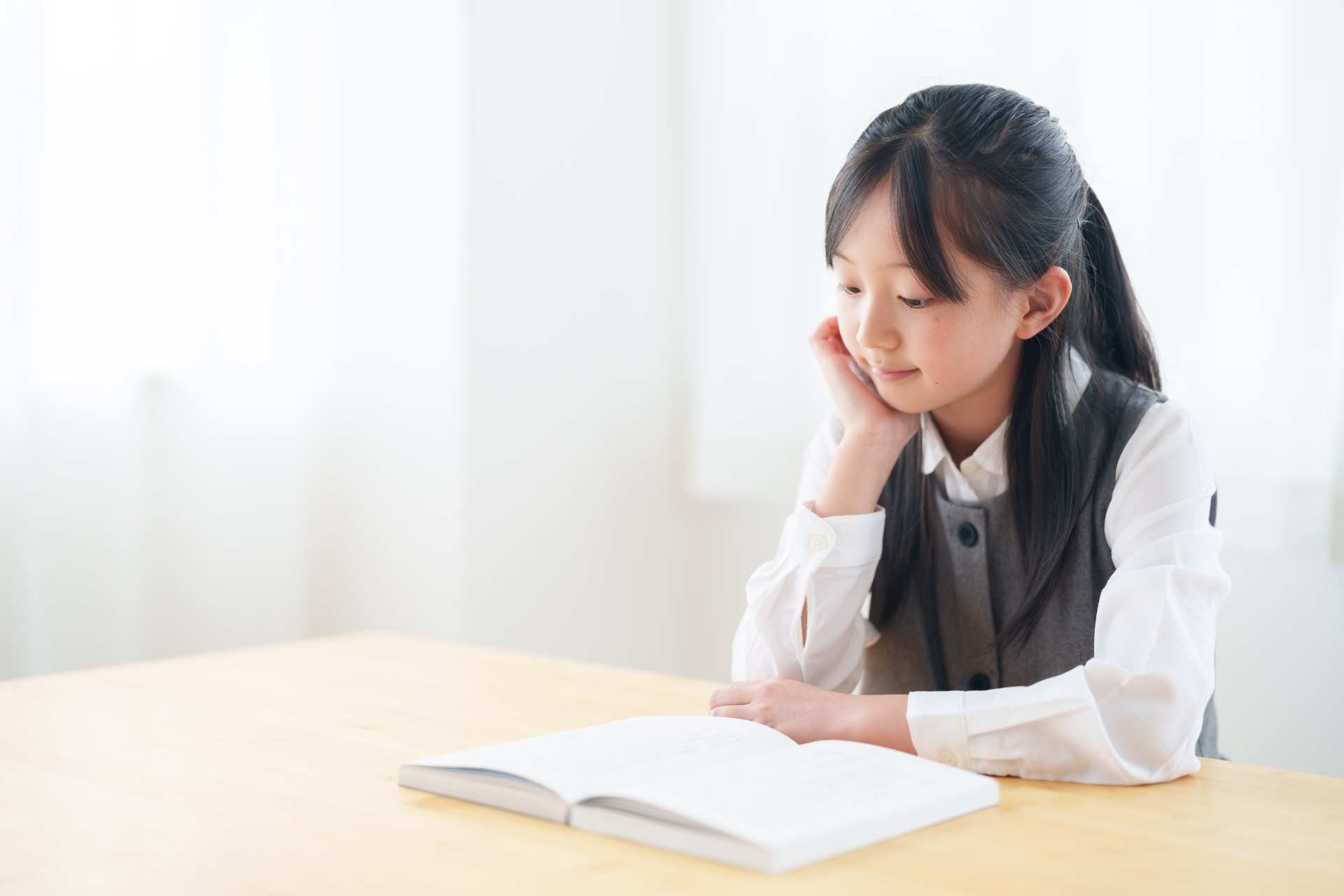 物語を通じて人間関係の本質を学び、社会とあたたかく繋がる